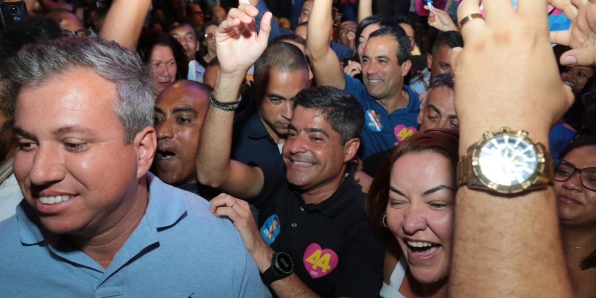 Eleições: ACM Neto inaugura comitê de campanha