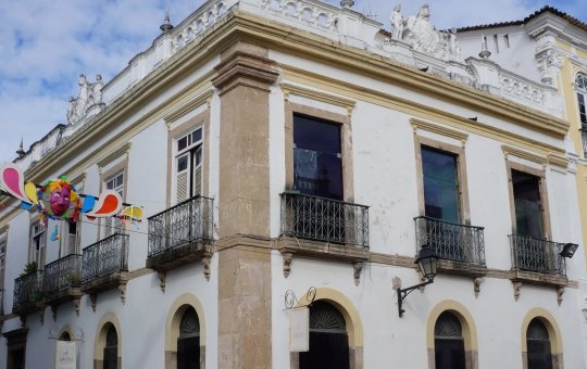 Jovem francesa é esfaqueada durante assalto no bairro da Barra, em Salvador