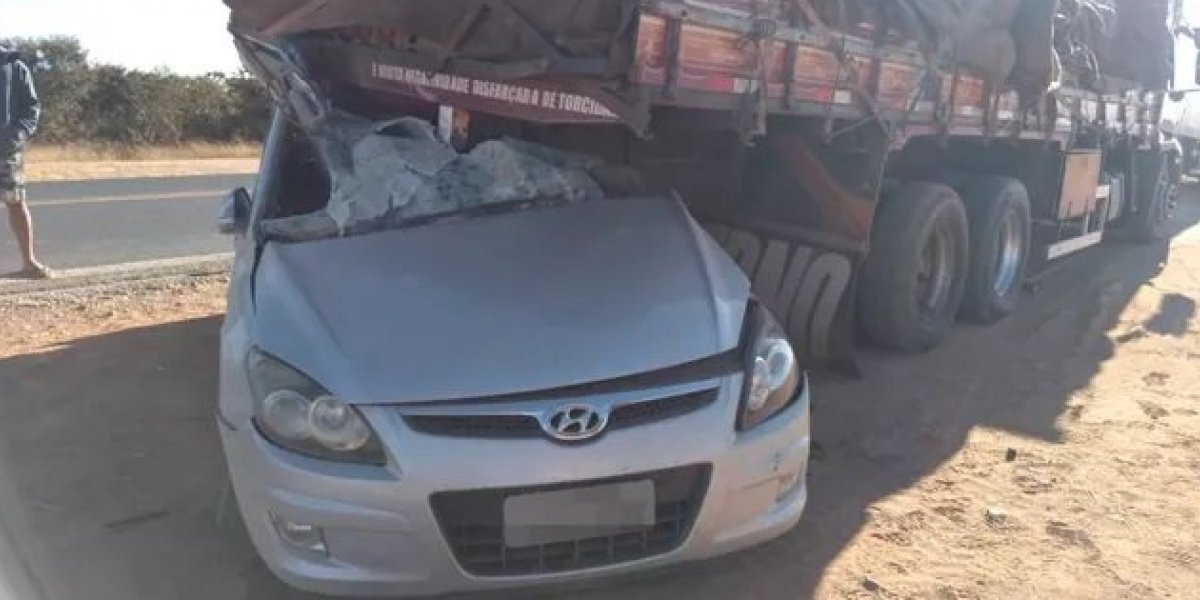 Acidente entre dois veículos em Correntina, no oeste da Bahia, deixa um morto