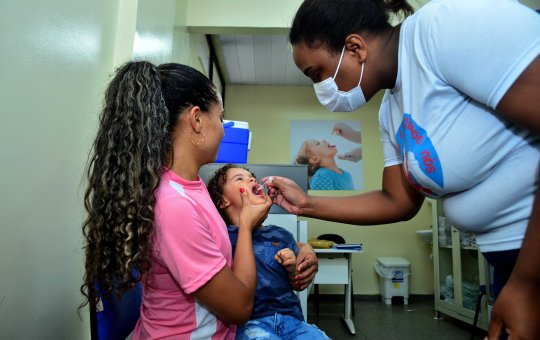 Salvador monta esquema para Dia D de imunização contra pólio; veja os postos
