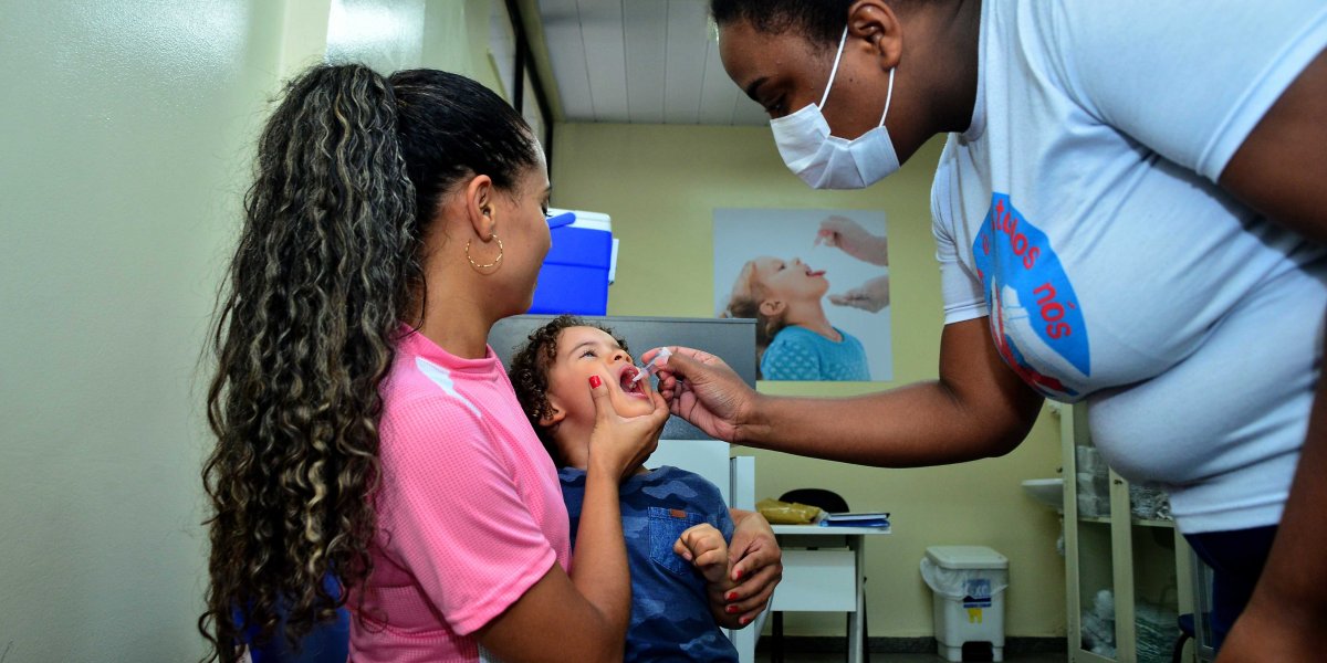 Salvador monta esquema para Dia D de imunização contra pólio; veja os postos