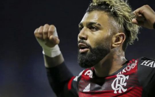 De virote! Gabigol é flagrado saindo bêbado de balada no RJ