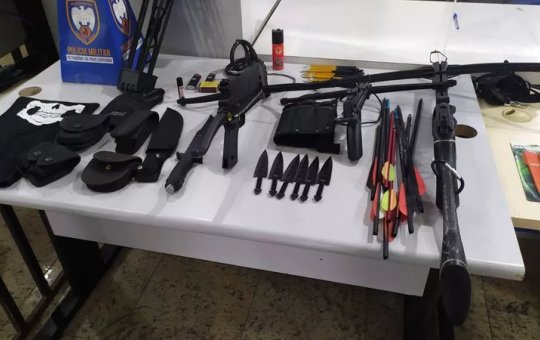 Ex-aluno é detido após invadir escola armado e ameaçar com atentado