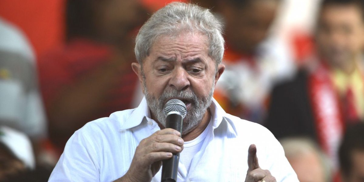 Em ato de campanha, Lula diz que igrejas não devem apoiar "falsos profetas"