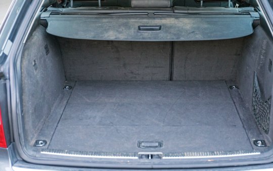 Corpo é encontrado carbonizado em mala de veículo em Feira de Santana