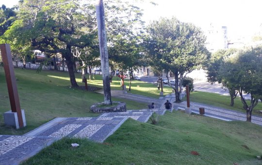 Vandalismo atinge luminárias decorativas do Bonfim, na Cidade Baixa