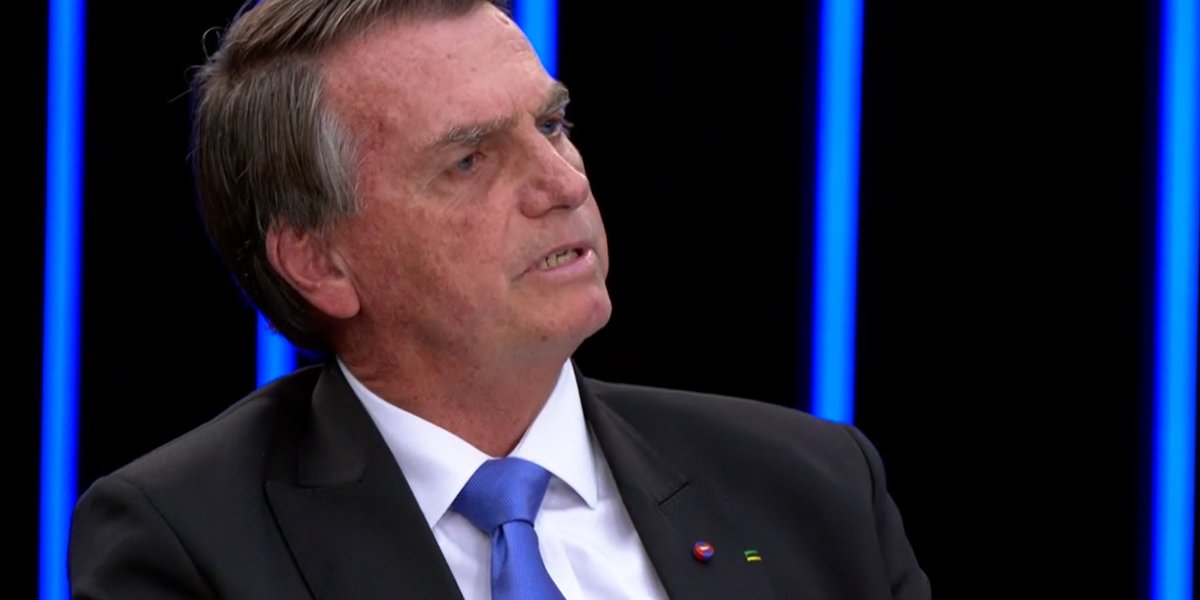 Bolsonaro rebate acusações sobre a pandemia: "Só não se vacinou quem não quis"