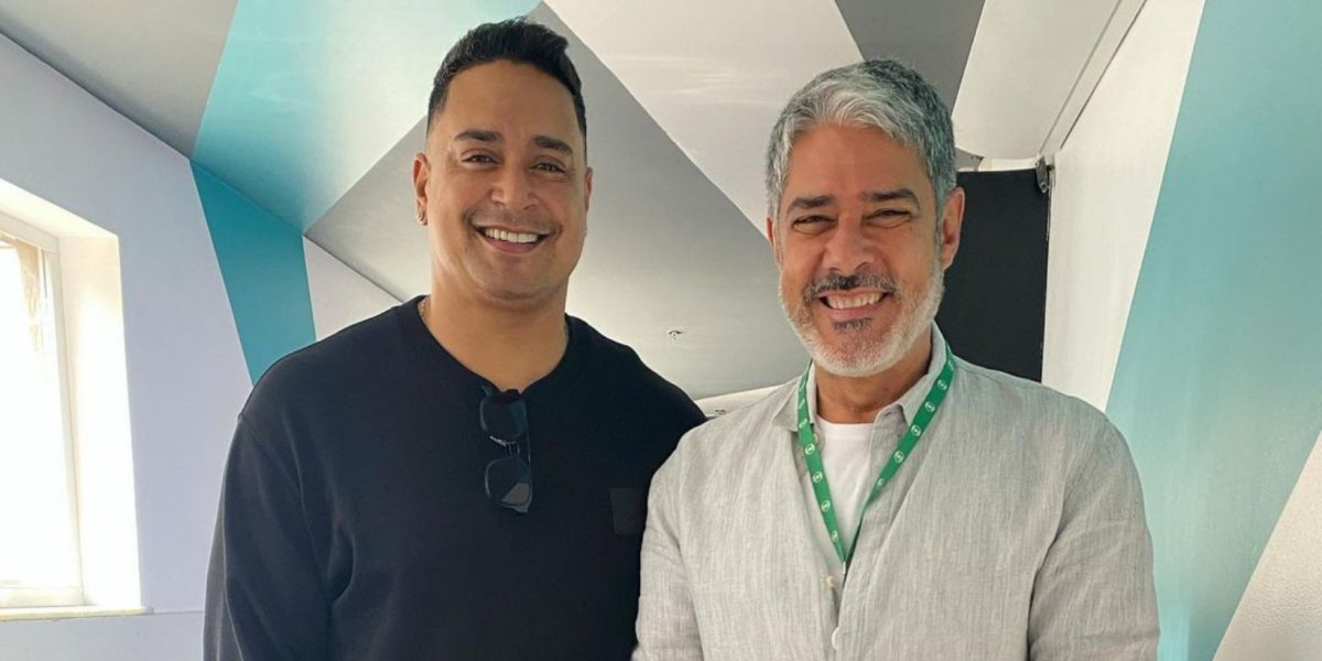 Após entrevista de Bolsonaro, Xanddy posta foto com Bonner e ironiza