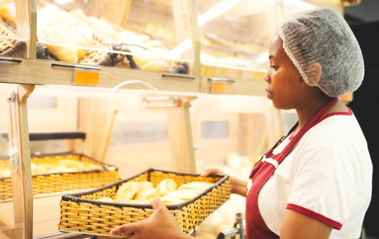 Rede atacadista de supermercados abre mais de 290 vagas de emprego em Salvador