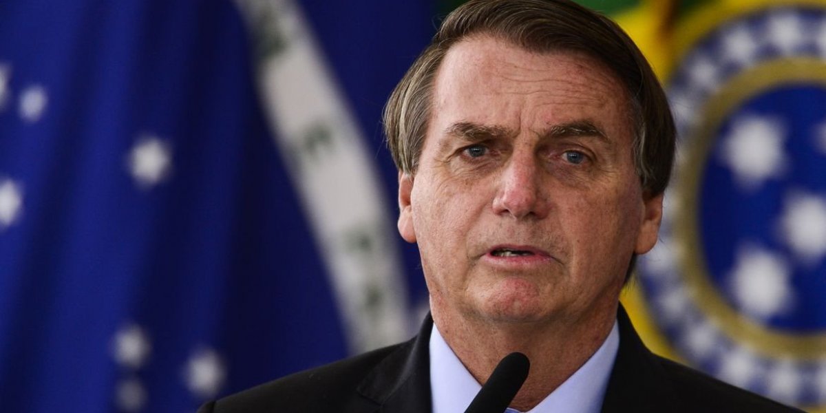 Antes de entrevista com Bonner no JN, Bolsonaro fez oração com filho e ministros