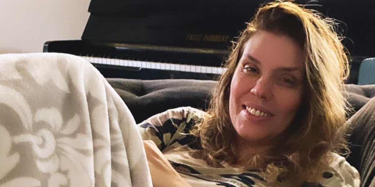 Diagnosticada com câncer, cantora Simony tranquiliza fãs: “Tumor diminuiu muito”