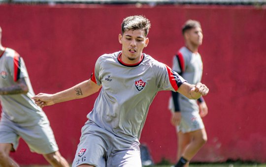 STJD retira julgamento e Eduardo fica disponível para jogo contra o Figueirense