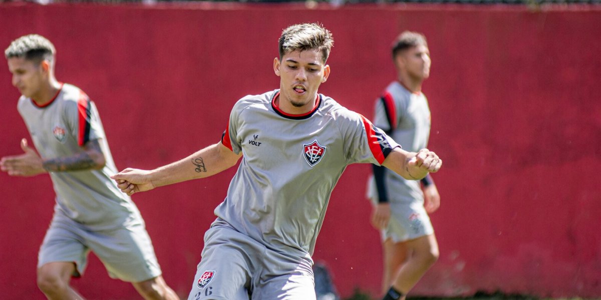 STJD retira julgamento e Eduardo fica disponível para jogo contra o Figueirense