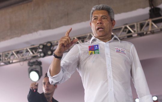 Jerônimo responde sobre situação da educação na Bahia e alfineta ACM Neto