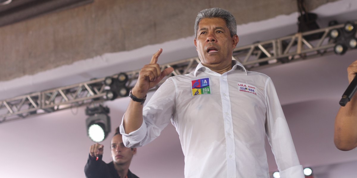 Jerônimo responde sobre situação da educação na Bahia e alfineta ACM Neto