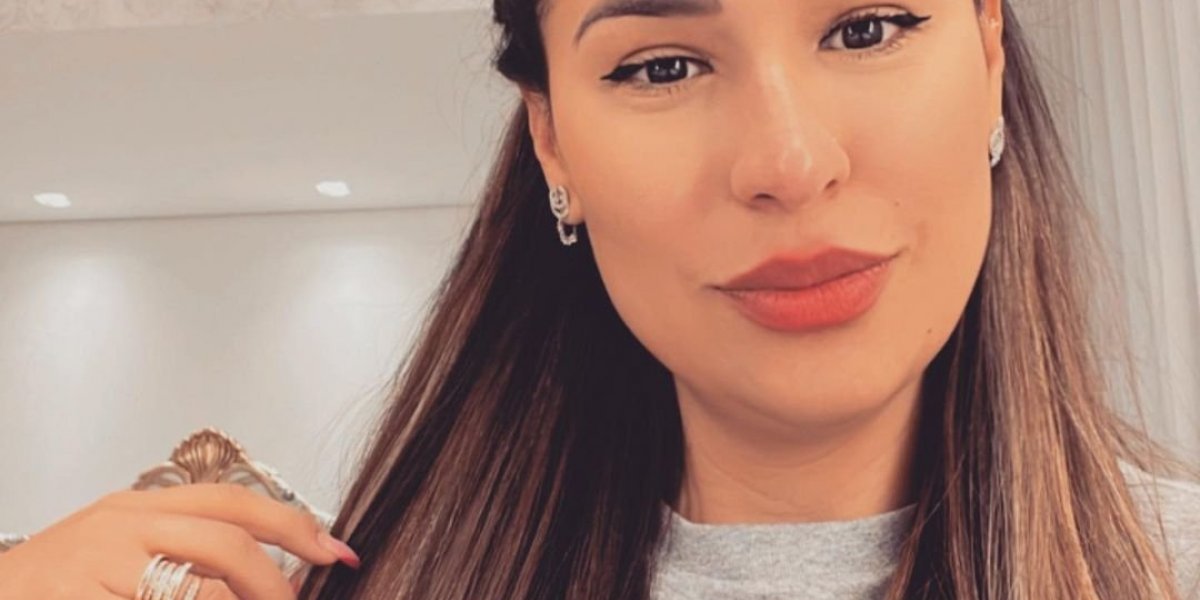 Equipe de Simone anuncia carreira solo da cantora e sua permanência no sertanejo