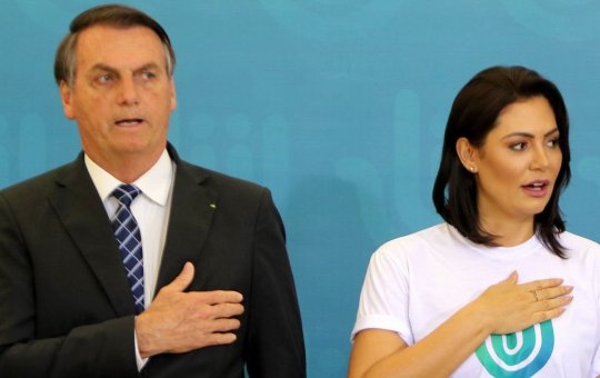 Michelle Bolsonaro 'alerta' para 'risco comunista': "Vão perseguir os cristãos"