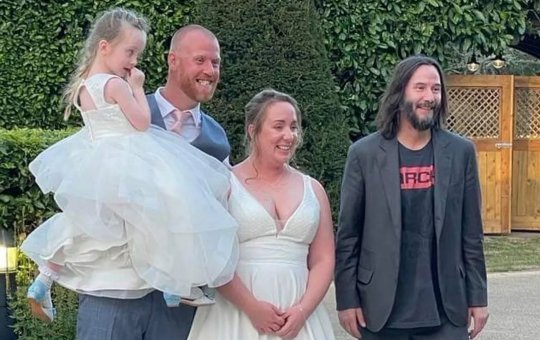 Keanu Reeves comparece ao casamento de fã e surpreende convidados