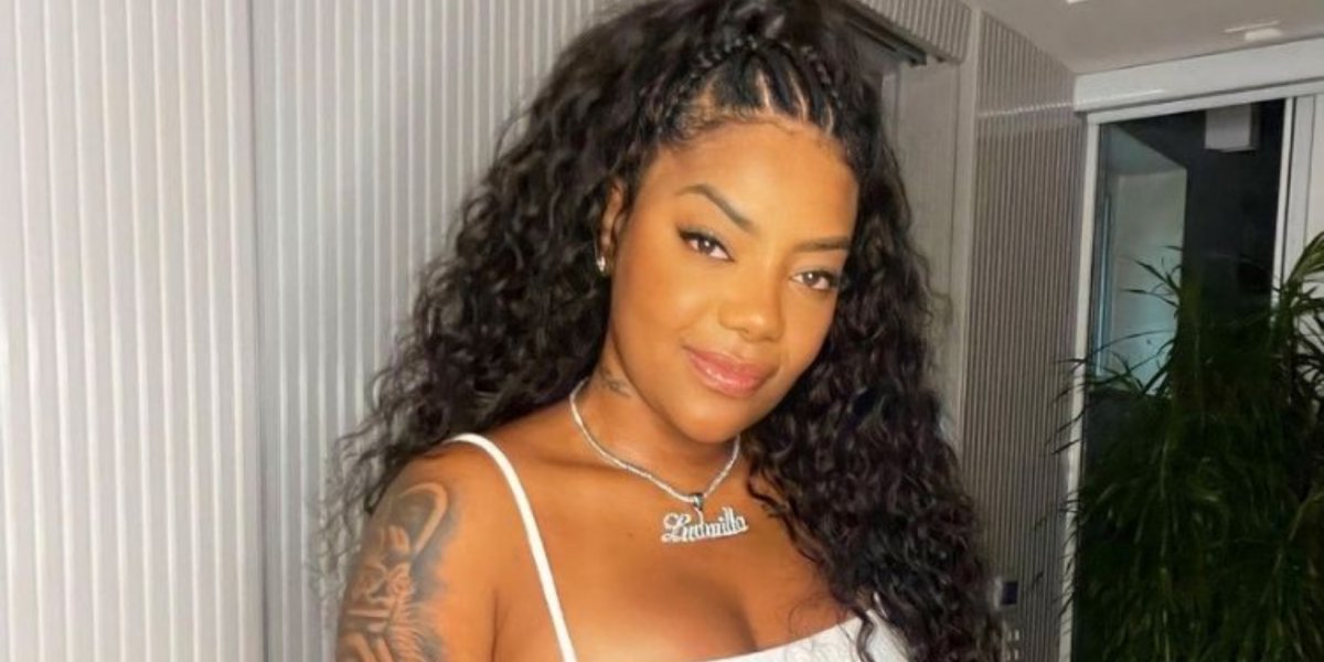 Ludmilla presenteia funcionária com um iPhone 13 avaliado em R$ 5 mil