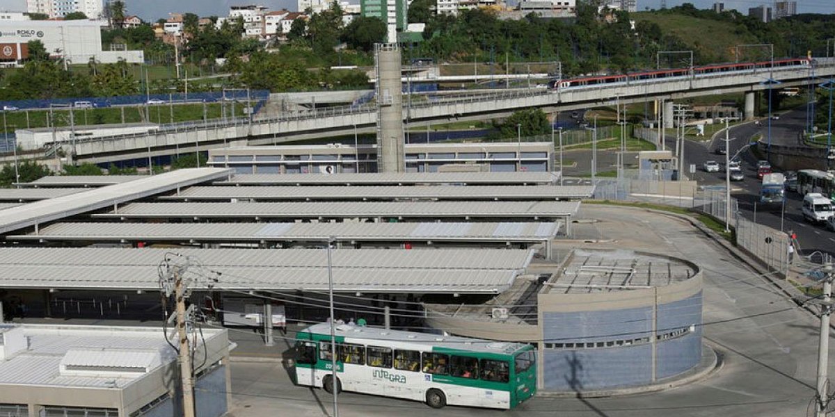 Mulher é baleada durante arrastão na Estação de Transbordo da Rótula do Abacaxi