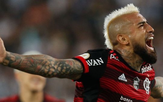 Flamengo vence Botafogo e retorna à vice-liderança do Brasileirão
