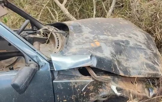 Acidente de carro deixa um morto na BA-142