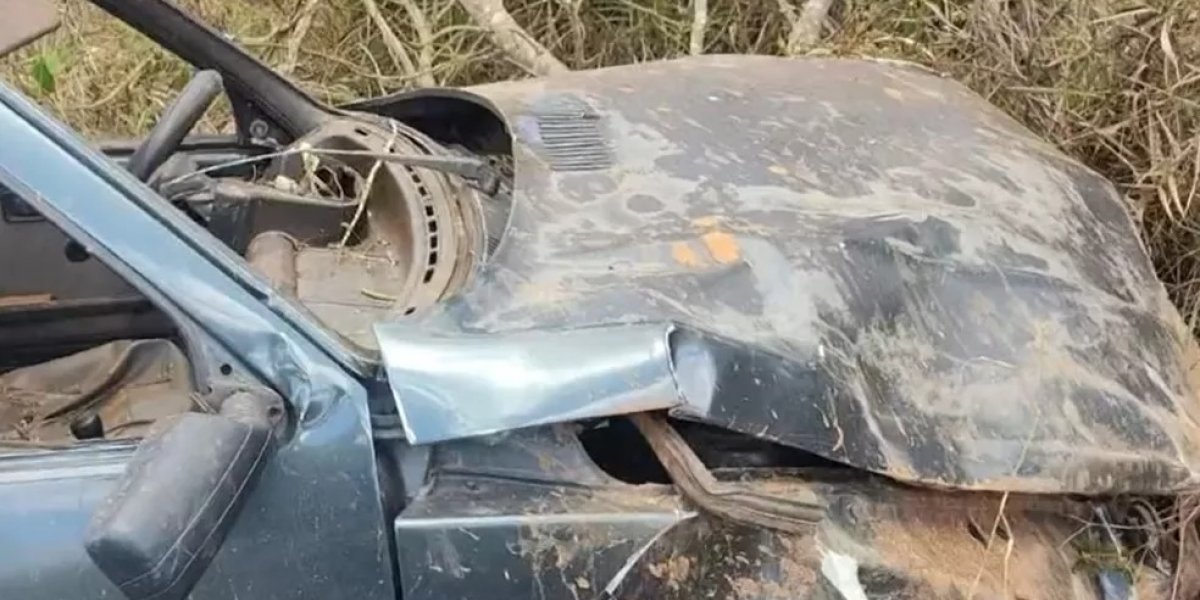 Acidente de carro deixa um morto na BA-142