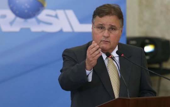 Ciro Gomes cita Geddel durante debate; ex-ministro reage