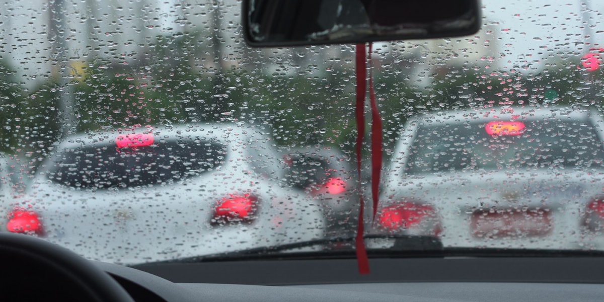 Frente fria 'invade' Salvador com alta possibilidade de chuva