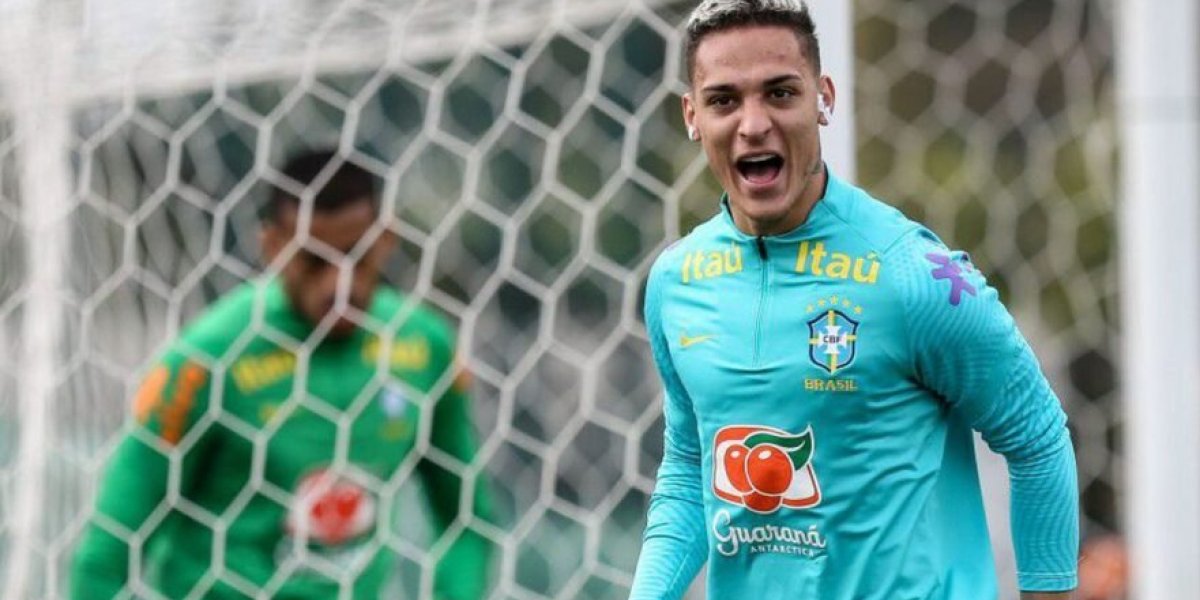 Manchester United anuncia contratação do atacante Antony