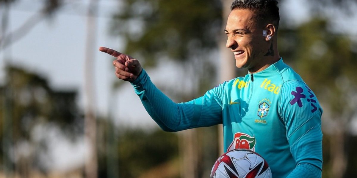 Contratado pelo Man United, Antony recebe críticas de ex-craque holandês