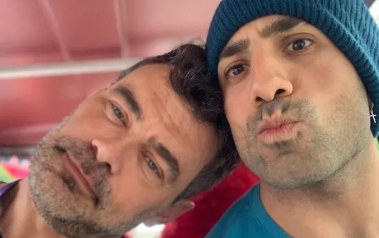 Ator Carmo Dala Vecchia publica troca de mensagens cômicas com o ex-BBB Kaysar