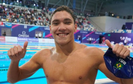 Revelação brasileira, Steverink conquista ouro no Mundial Júnior de natação
