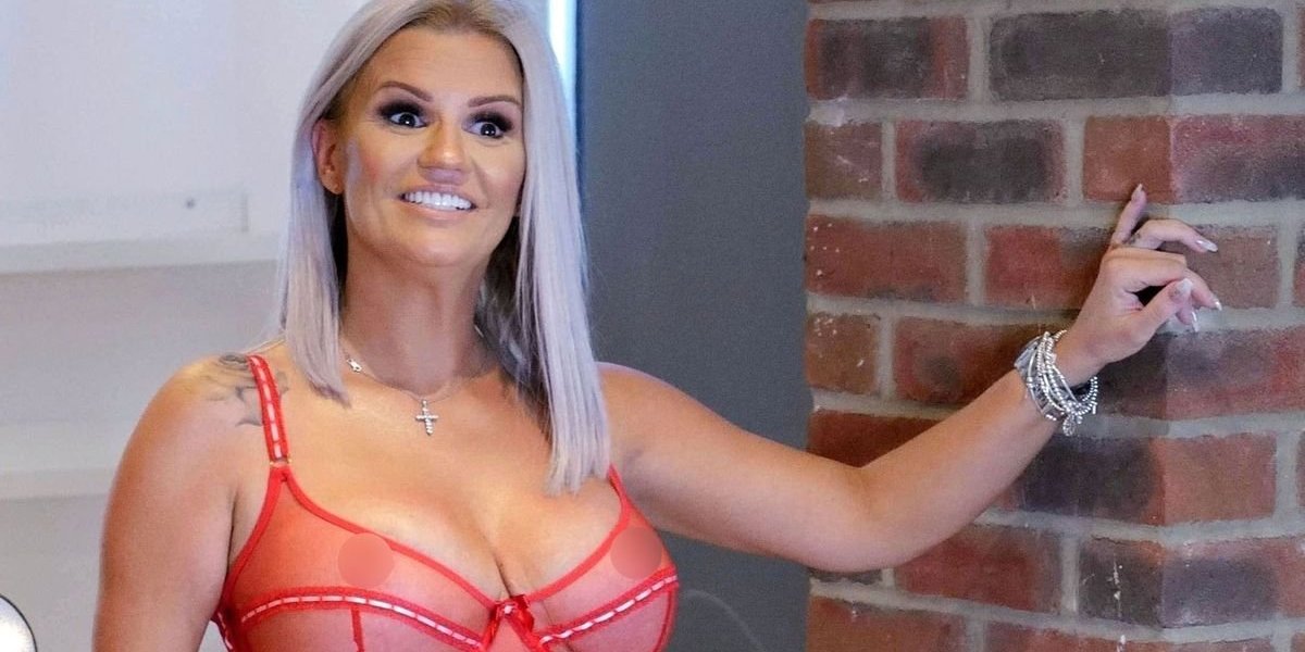 Cantora britânica é banida do TikTok para sempre após postar 'conteúdo atrevido'