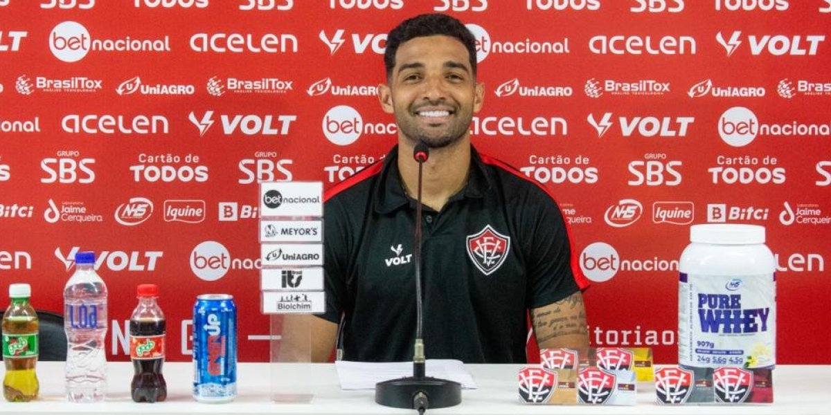 Alan Santos minimiza goleada sofrida pelo Vitória e prega foco na Série C