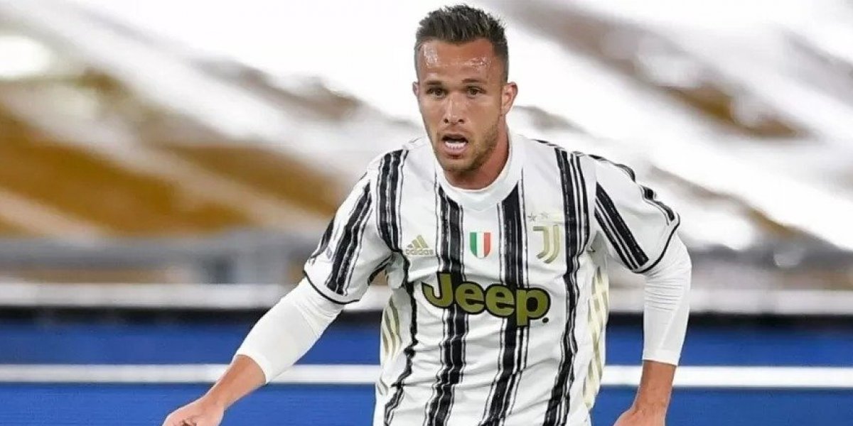 Com passagem pela Seleção, meio-campista Arthur Melo acerta com o Liverpool