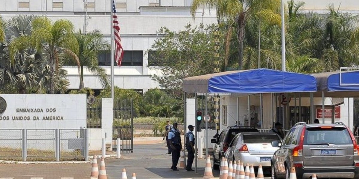 Polícia reforça segurança das embaixadas no 7 de Setembro, diz coluna