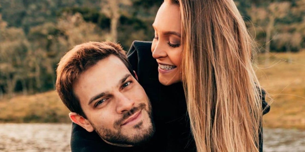 Namorado de Carla Diaz diz que sofreu preconceito por ser “loirinho”