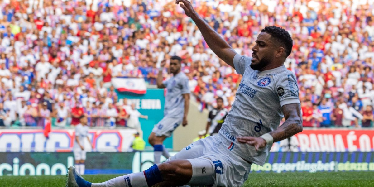 Lateral-esquerdo Matheus Bahia acerta renovação de contrato com o Bahia