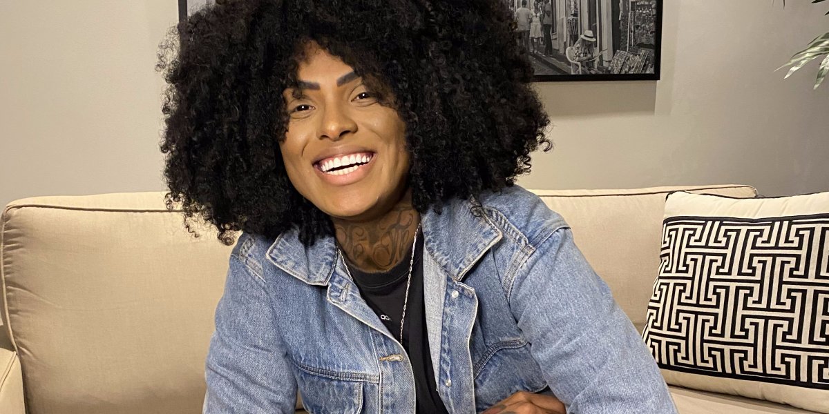 Ao Varela Net, 'A Dama' fala sobre carreira e desafios da mulher no pagode