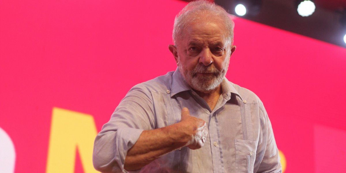 Ipec: Lula lidera com 44%; Bolsonaro oscila para baixo