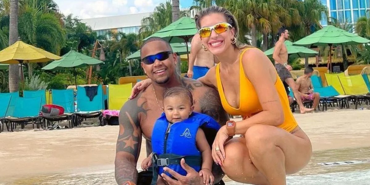 Lorena Improta abre álbum de viagem com Leo Santana e a filha na Disney