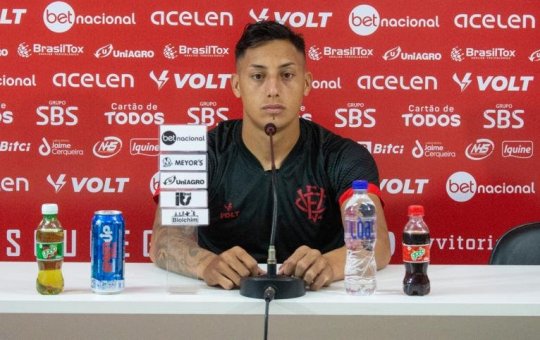 Honório diz que pode atuar em duas posições no Vitória: "Não tenho preferência"