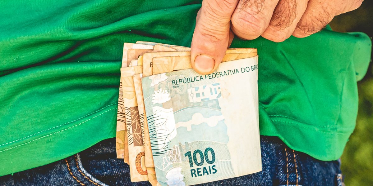 No Brasil, poupança tem retirada líquida recorde de R$ 22,02 bilhões em agosto