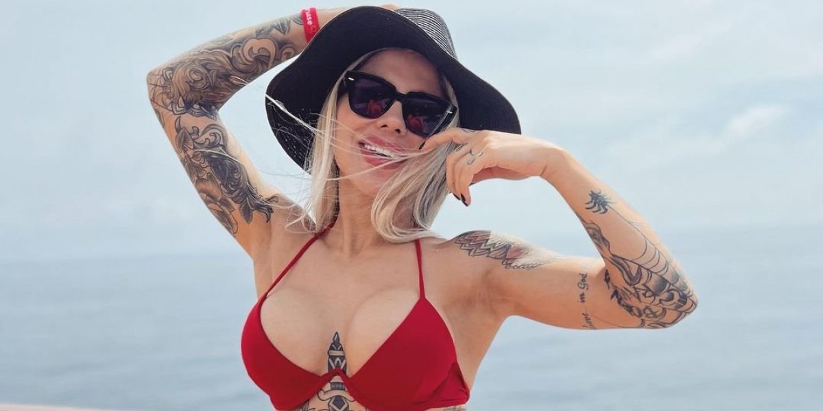 Campeã do BBB 14 cobra R$ 51 para mostrar resultado de cirurgia íntima