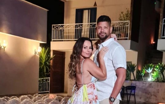 Aos 47 anos, Viviane Araújo dá à luz ao seu primeiro filho