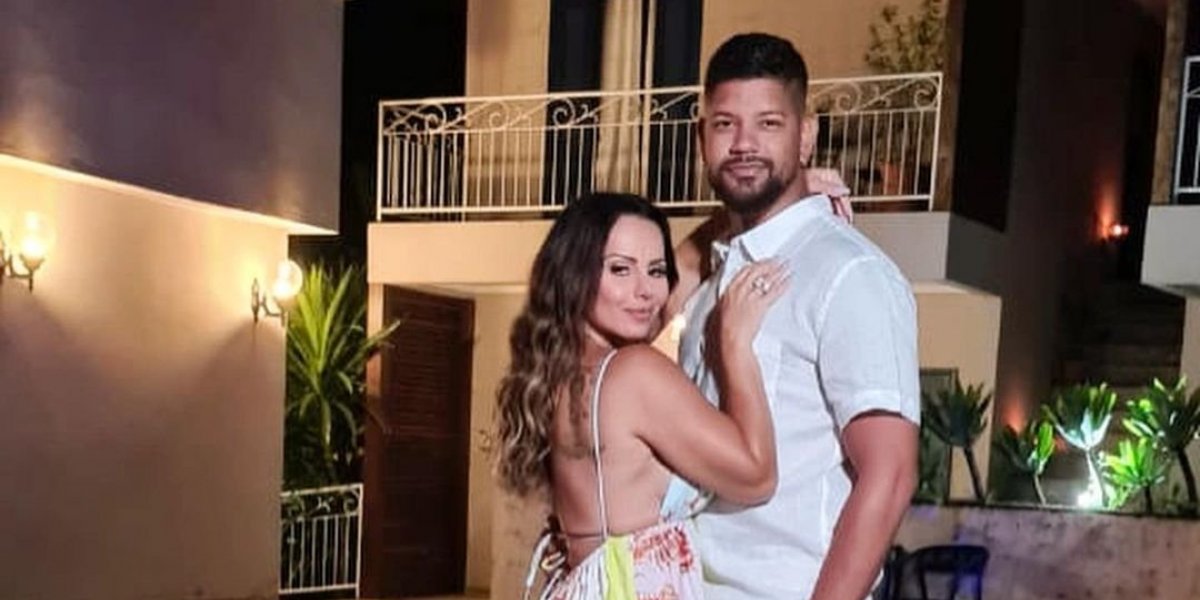 Aos 47 anos, Viviane Araújo dá à luz ao seu primeiro filho