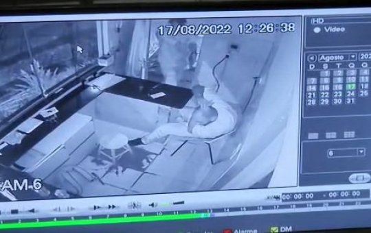 Morador de condomínio em Lauro de Freitas ameaça porteiro com uma arma