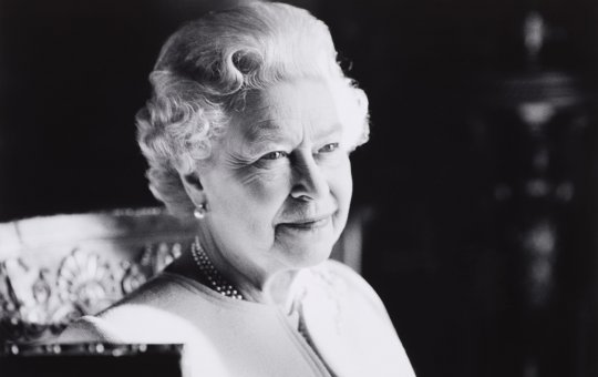Rainha do Reino Unido, Elizabeth II, morre aos 96 anos 