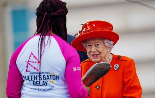 Após morte da Rainha Elizabeth II, Bolsonaro decreta luto de três dias no país